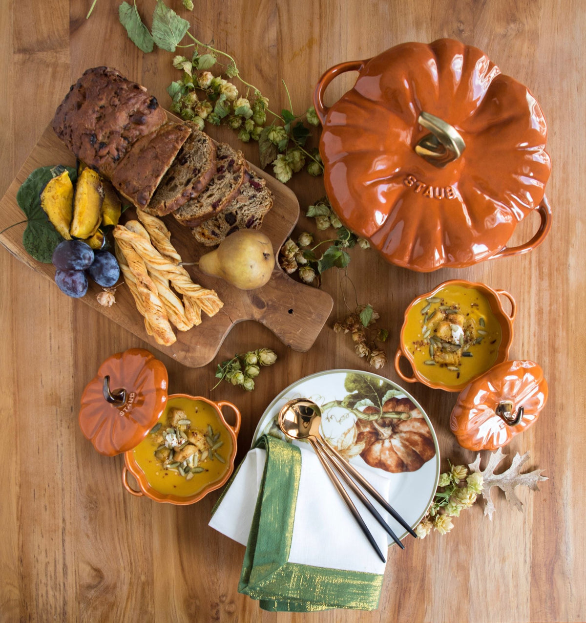 How to Style an Elegant Thanksgiving Tablescape (Without the Clutter ...